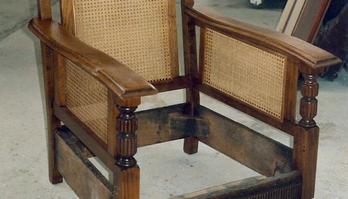 Carved Ash Lounge suite 30