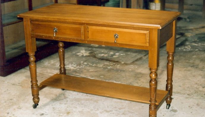 Washstand/halltable 13